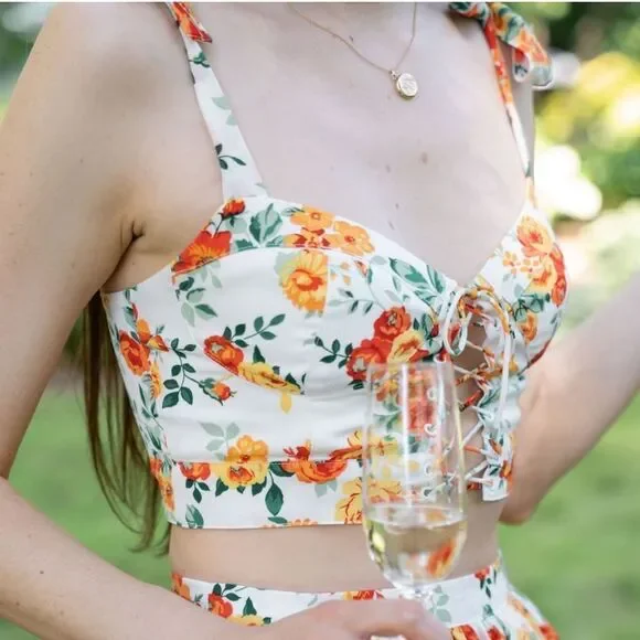 WAYF Orange Rose Floral Crop Top - Picture 1 of 4